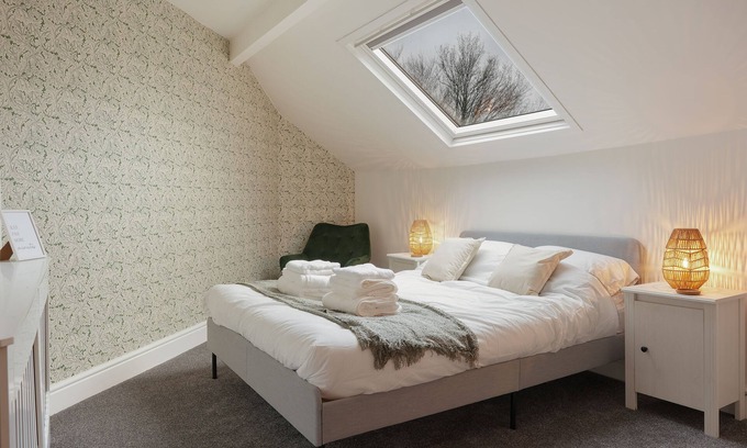 Sheffield Apartment | Stylish and Spacious flat in the Heart of Yorkshire