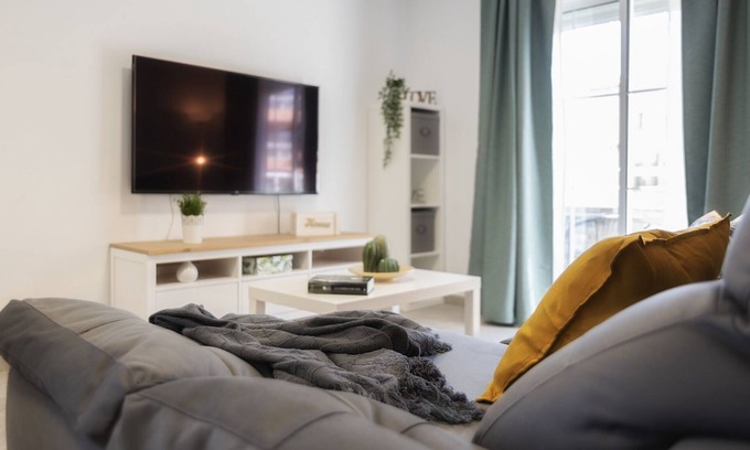 Roquetas de Mar Apartment | Stylish Apartments DON PACO 1st Sea Line [Wifi-100Mbps, AA, Swimming Pool, Parking].