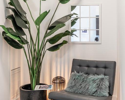 Wellington Place Apartment | Stylish Apartment in Fort York