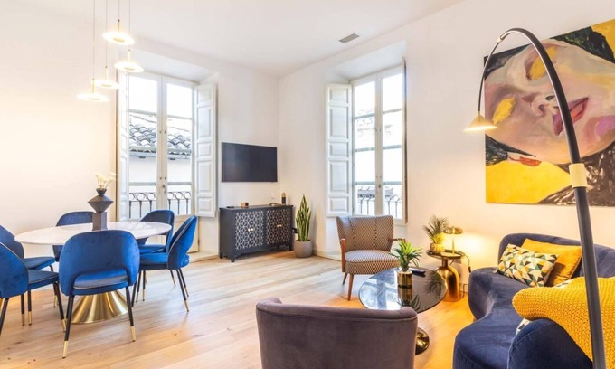 Central District Apartment | Stylish apartment in the heart of Granada