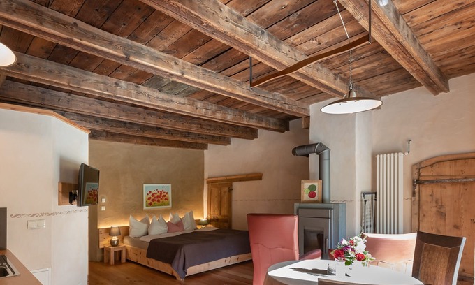 Tesimo Apartment | Stylish apartment in the newly renovated Ansitz Hof Neuhaus