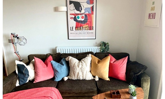 West Ealing Apartment | Stylish Apartment With a View in Leafy Ealing