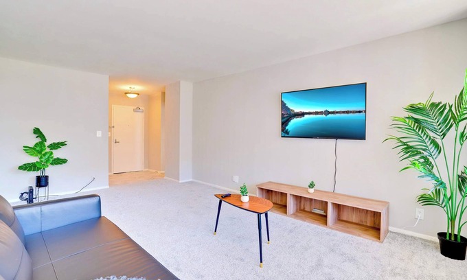 Aurora Highlands Apartment | Stylish Apt - Gym & Business Close to DC