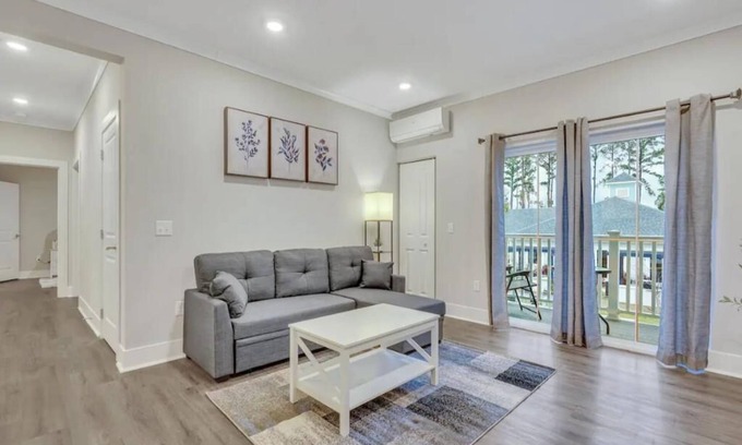 Port Wentworth House | Stylish Apt w/Pool, Gym, & More!