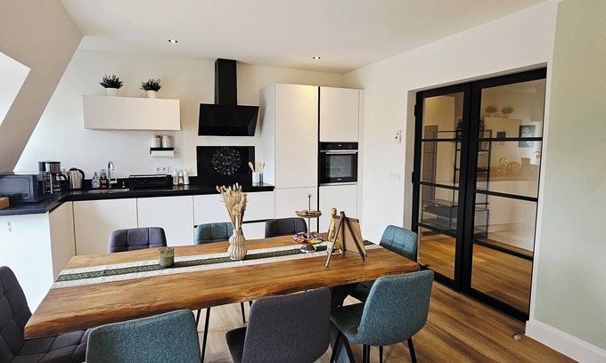Plauen Apartment | Stylish attic in the top city of Plauen suitable for groups