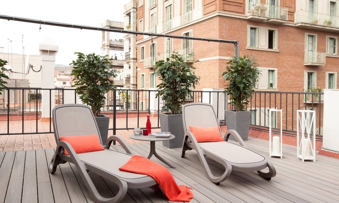 la Vila de Gracia Apartment | Stylish attic with private terrace