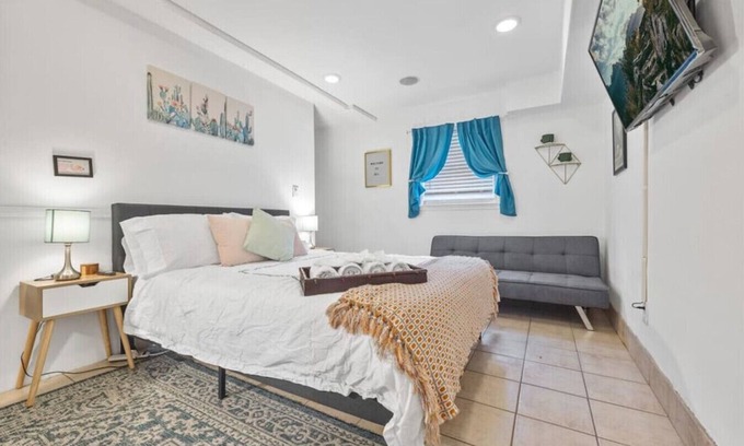 Stone Mountain Condo | Stylish Basement APT 8 min from stone mountain