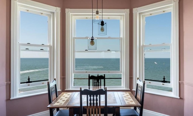 Herne Bay Apartment | Stylish Beachfront Apartment, Sweeping Ocean Views and Luxury Touches
