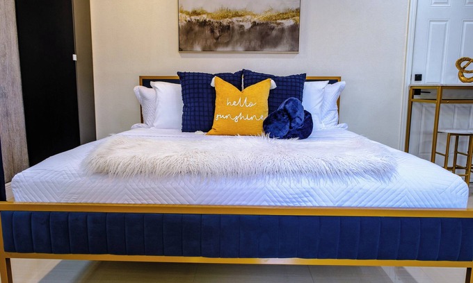 Hollywood House | Stylish Bedroom Suite