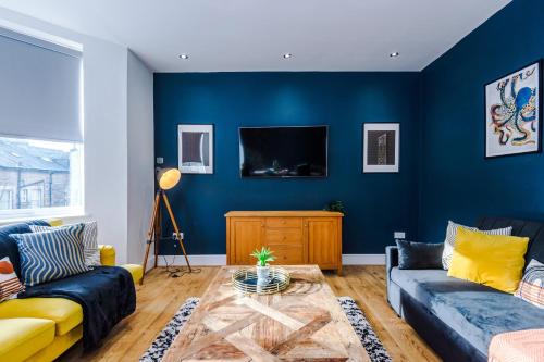 Harrogate City Centre Apartment | Stylish Boutique Flat in Harrogate - Sleeps 16