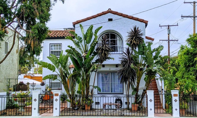 South Wrigley House | Stylish bright 3 bedrooms Wrigley historical district