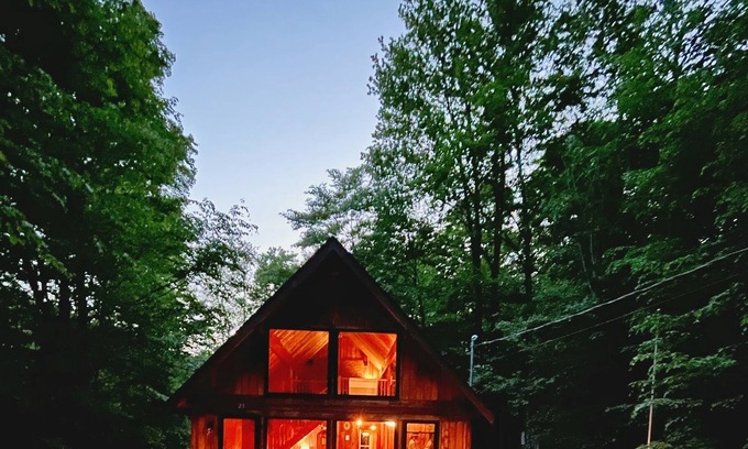Parksville Ski Chalet | Stylish Cabin in the Catskills Forest... with Lake Access!