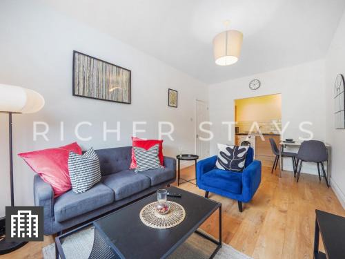 Island Gardens Apartment | Stylish Canary Wharf Apt, Corporates and Tourists