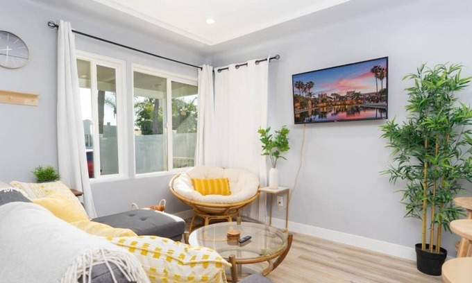 Normal Heights House | Stylish, Centrally Located 3 bdrm Home w/ parking!