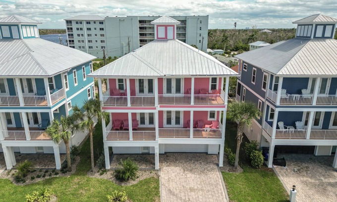 Fort Myers Beach House | Stylish Coastal Escape in the Heart of Fort Myers Beach