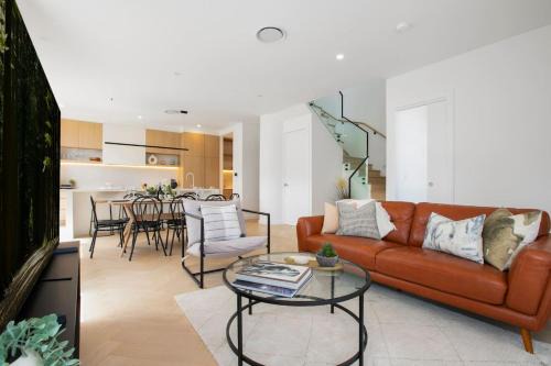 Burraneer House | Stylish Coastal Retreat Near Cronulla Beach