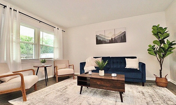 Valdosta House | Stylish Comfort 3-bedroom house with WiFi, AC in beautiful Valdosta