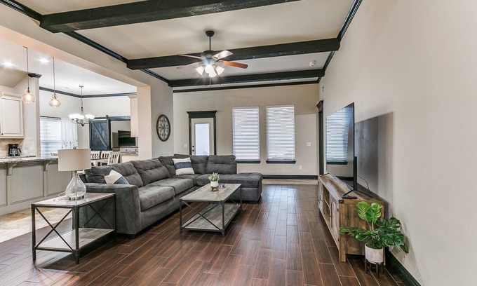 Edmond House | Stylish Comfort with Family-Friendly Amenities!