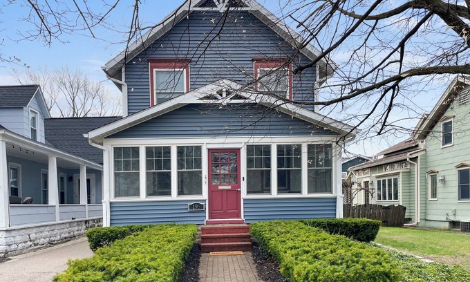 Plymouth House | Stylish, comfortable and clean home steps from DTP. Can not beat location!