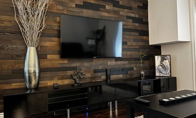 Burlington Condo | Stylish Condo Between Toronto and Niagara Falls