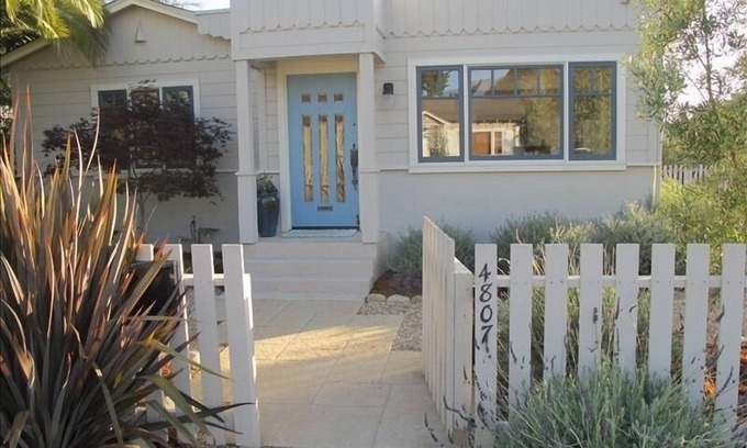 Carpinteria Cottage | Stylish Cottage Retreat by the Sea 2 in Charming Carpinteria