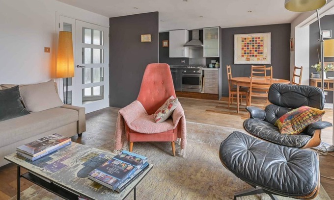 Covent Garden Apartment | Stylish Covent Garden duplex in beautiful centrally located neighbourhood