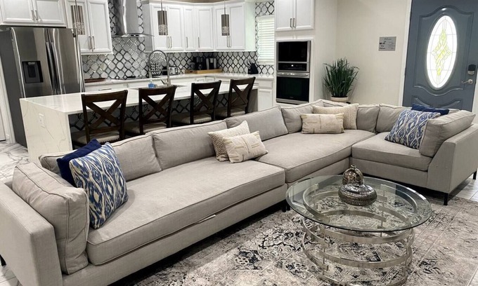 Bayshore Gardens Villa | Stylish & Cozy ~ 10min to Anna Maria Beaches & IMG