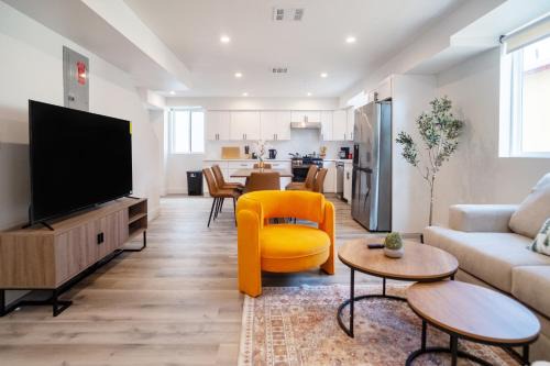 Downtown Los Angeles House | Stylish & Cozy Retreat Near USC & Downtown LA