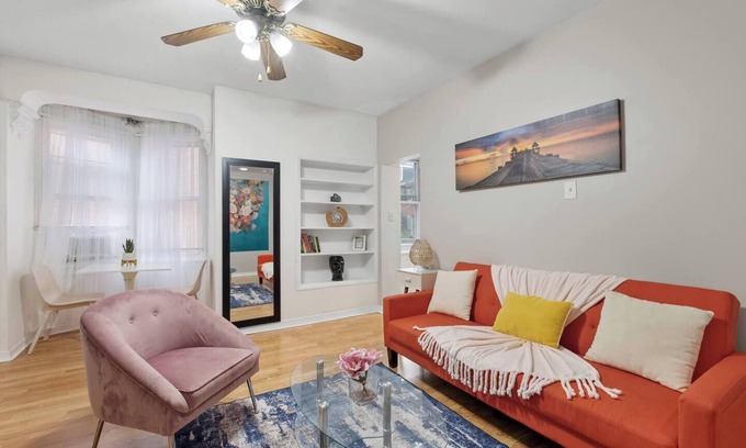 Washington Square West Apartment | Stylish Deluxe City Flat