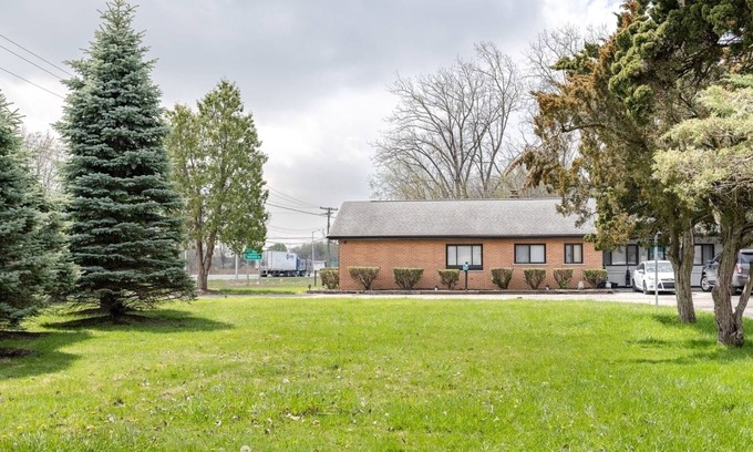 Riverview Apartment | Stylish Downtown Detroit Apartment for 2 With Wifi