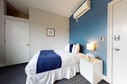 Columbus Apartment | Stylish Downtown Studio in the Boston, C.Ave #34