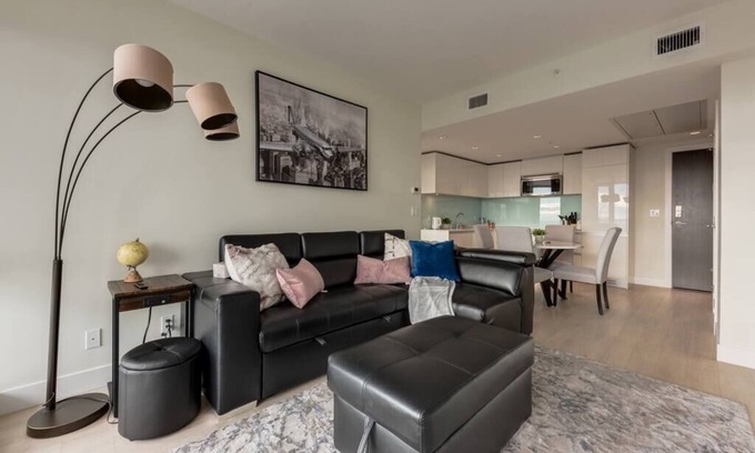 Victoria Park Condo | Stylish, Elegant 1BR condo with Stunning Views