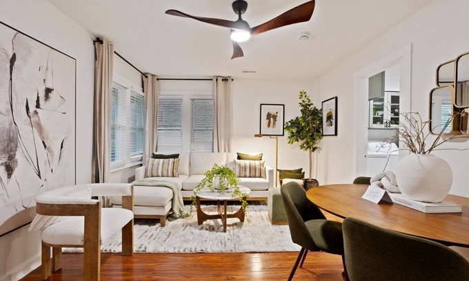 Evanston House | Stylish Evanston Retreat Near NU & Lakefront