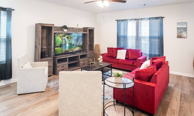 Highlands - Perkins House | Stylish Family Townhouse in Baton Rouge LA- BC1004