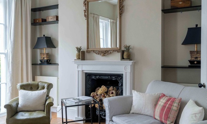 Pimlico Apartment | Stylish flat near Victoria and Warwick