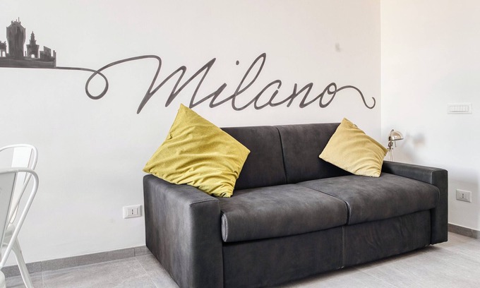 Porta Venezia Apartment | Stylish Flat Porta Venezia – WiFi, AC, Metro