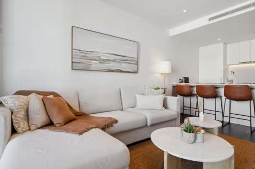 Fortitude Valley Apartment | Stylish Fortitude Valley Accommodation Sleeps 6 Resort Amenities