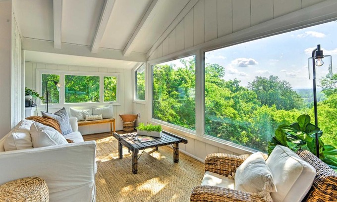 Franklin House | Stylish Franklin Cabin on 6 Private Acres!