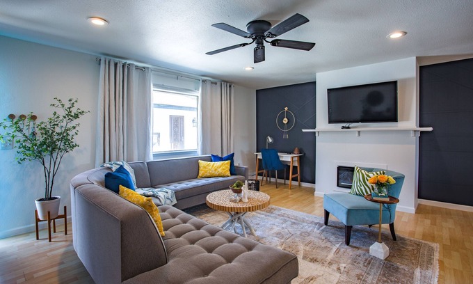 Fresno Apartment | STYLISH♡ fully renovated 1.5 hr from Yosemite