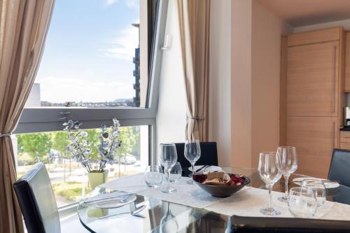 Newhaven Apartment | Stylish Garden View Apartment