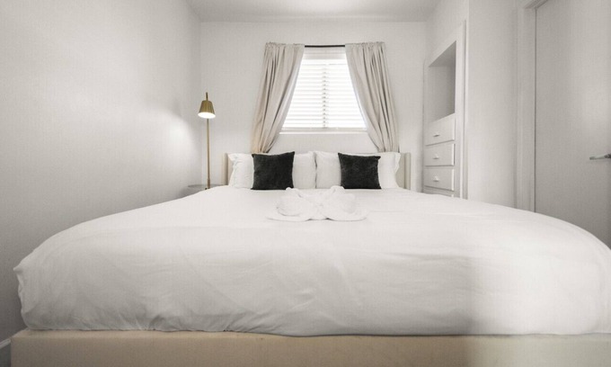New Papago Parkway Apartment | Stylish Getaway Studio