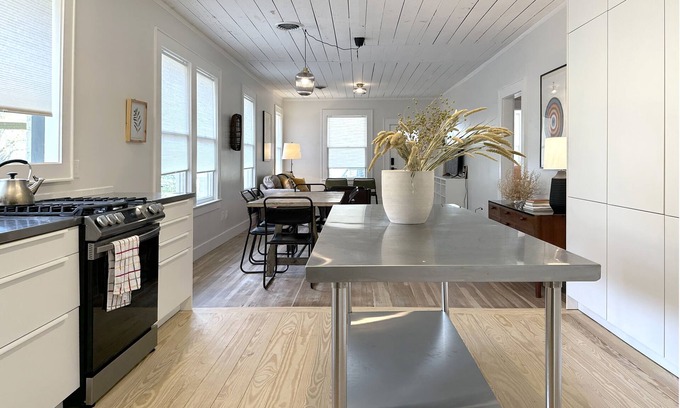 Texarkana House | Stylish historic bungalow w/ patio, fenced yard, family-friendly, pet-friendly!