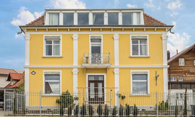 Sigmarszell Apartment | Stylish Holiday Apartment "Tuna" in Old Building Villa, with Mountain View
