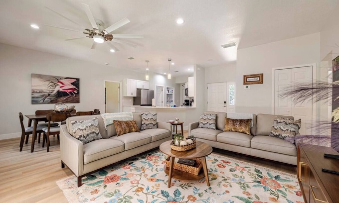 Mount Dora House | Stylish home perfect for couples or a family getaway.