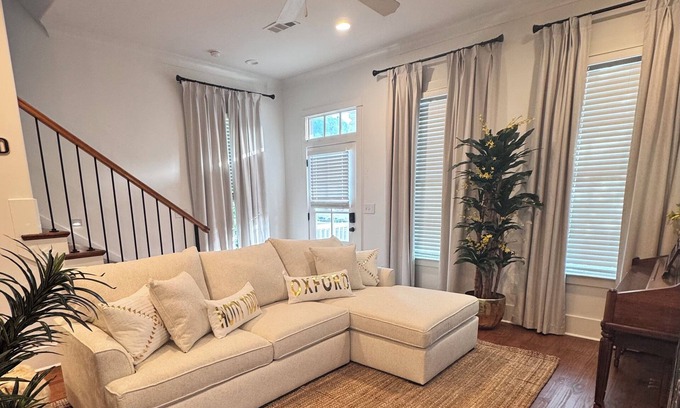 Oxford House | Stylish House near the Square