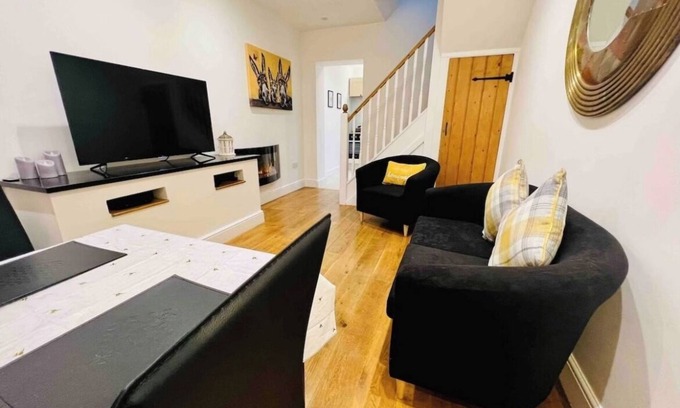 Chichester Cottage | Stylish, immaculate one double bedroom boutique style cottage in Chichester.