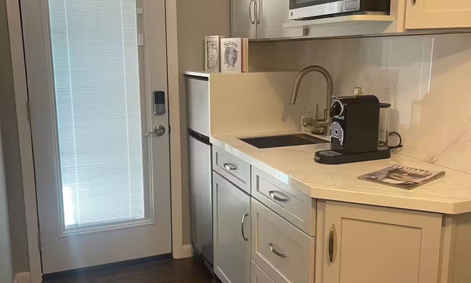 Frederick Apartment | Stylish In-law apt in Frederick