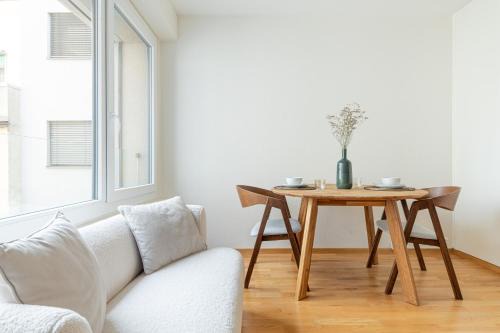 Eaux-Vives Vollandes Apartment | Stylish Lakeside Studio