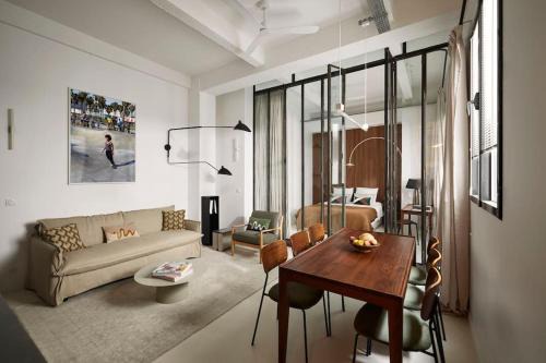Porte-Saint-Martin Apartment | Stylish Loft - 2BR and 2BA