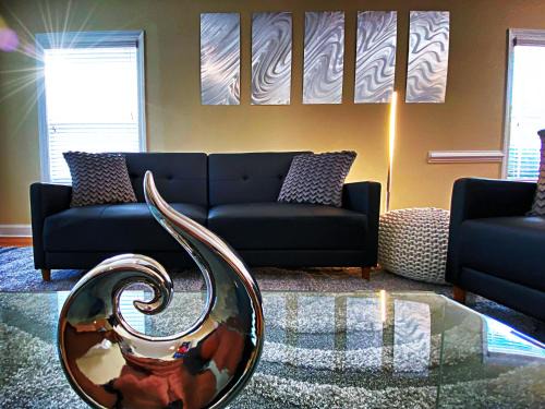 North Charleston House | *Stylish* Luxury Suite Near Historic Downtown